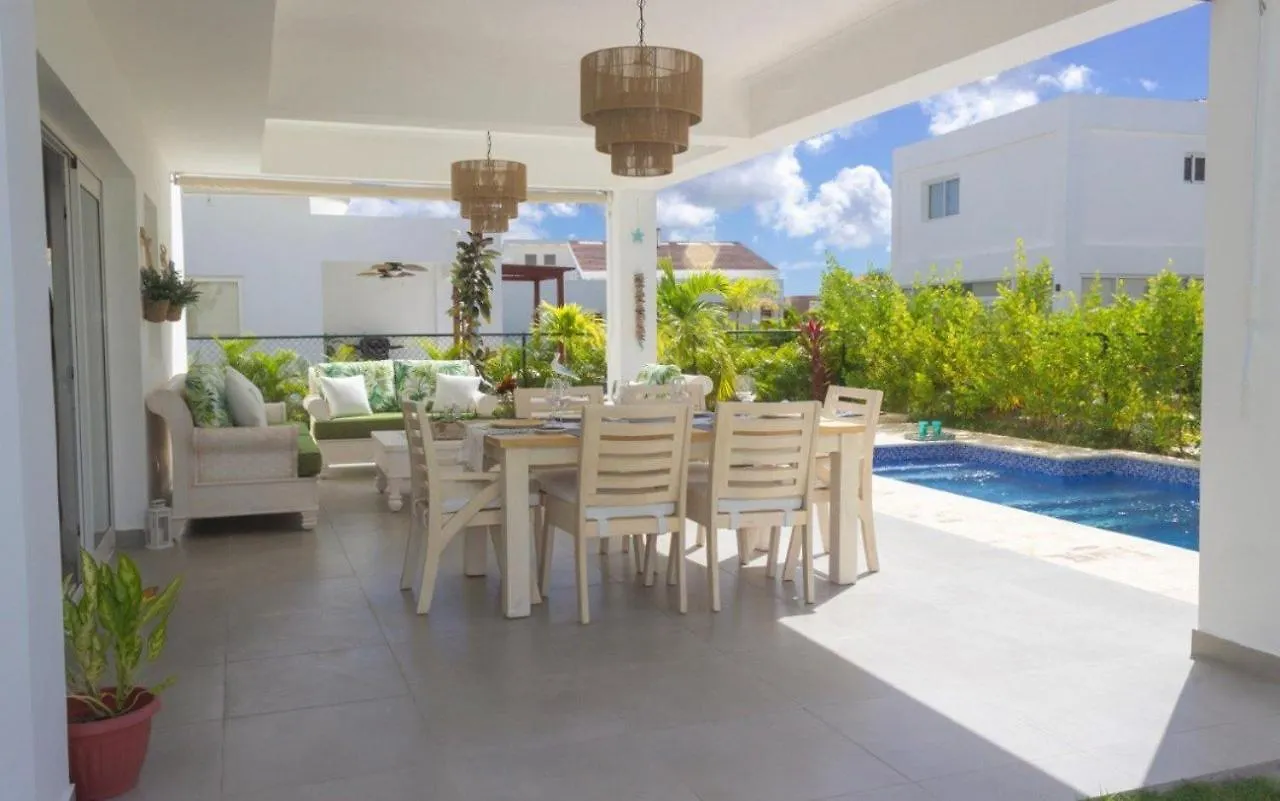Dream Villa With Pool & Garden View In Vista Cana location